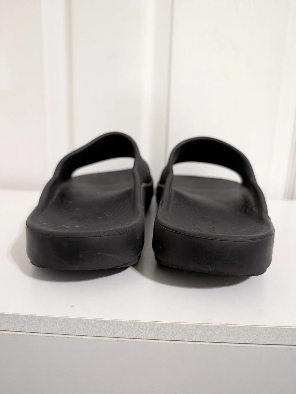 OOFOS OOahh Sport Sandals Black Shoes Mens Size 10 Womens 12 Recovery